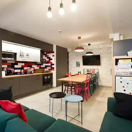 Waterlane Island Hostel&apartments אכסניה *