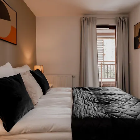 Waterlane Island Hostel&apartments