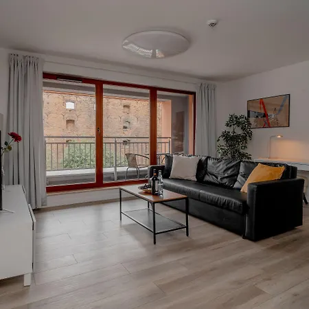 אכסניה Waterlane Island Hostel&apartments *