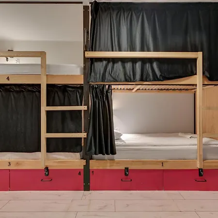 Waterlane Island Hostel&apartments