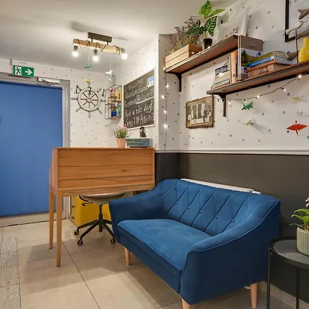 Hostal Waterlane Island Hostel&apartments