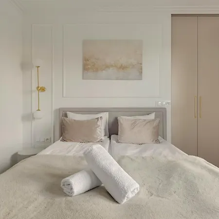 Waterlane Island Hostel&apartments