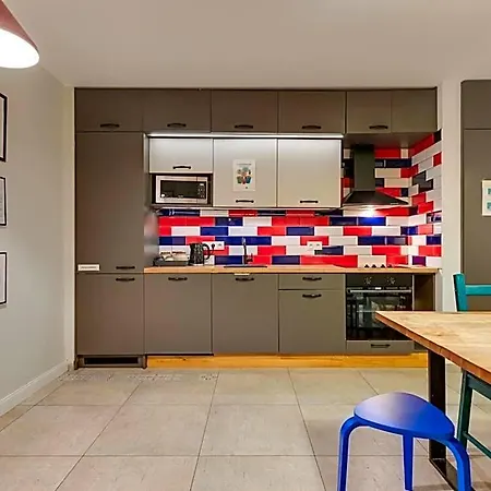 Waterlane Island Hostel&apartments Hostel