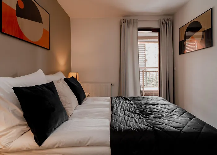 Waterlane Island Hostel&apartments