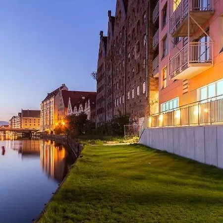 Waterlane Island Hostel&apartments