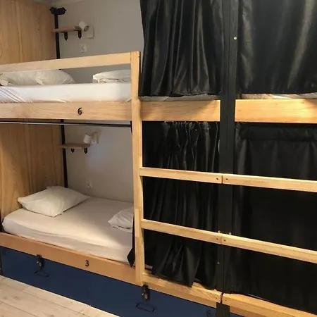 Waterlane Island Hostel&apartments 호스텔 *